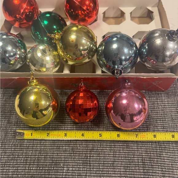 Vintage Christmas Ornamenta Round Globes bundle - Picture 3 of 4